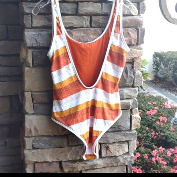 RIP Curl Premium Surf Cheeky One-Piece Bathing Suit Large NWT - Picture 6 of 10